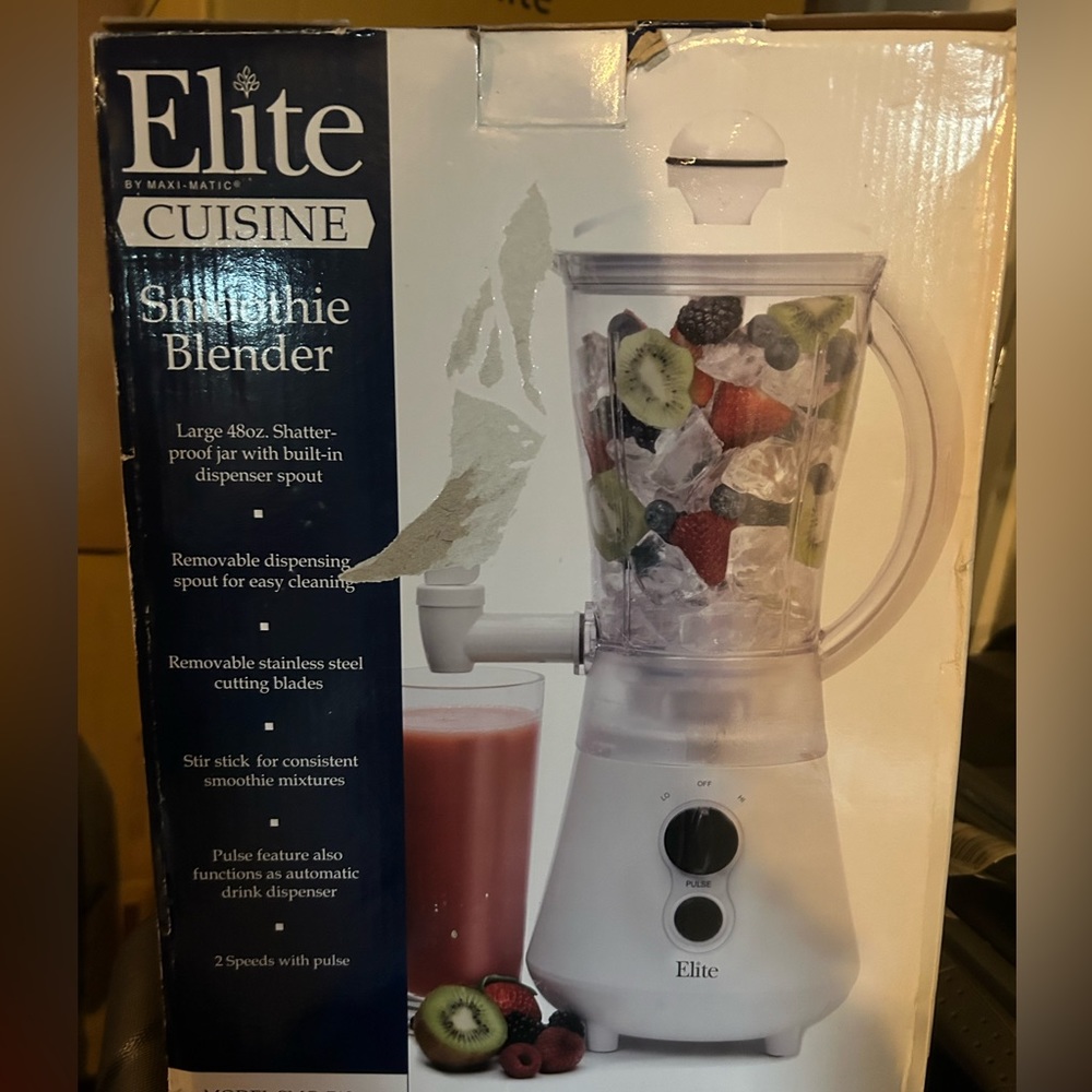 Smoothie blender *New in Box*